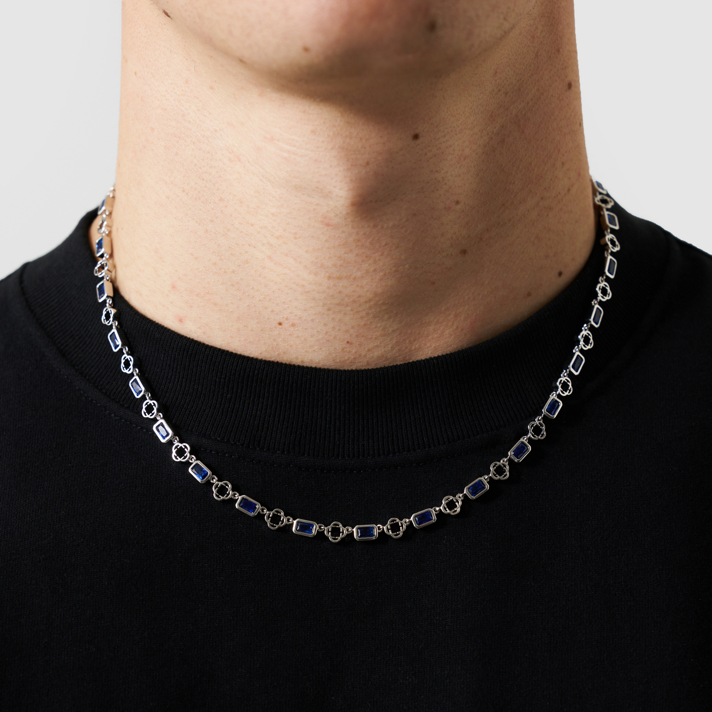 Blauwe Edelsteen Klavertje Vier Ketting (Zilver)