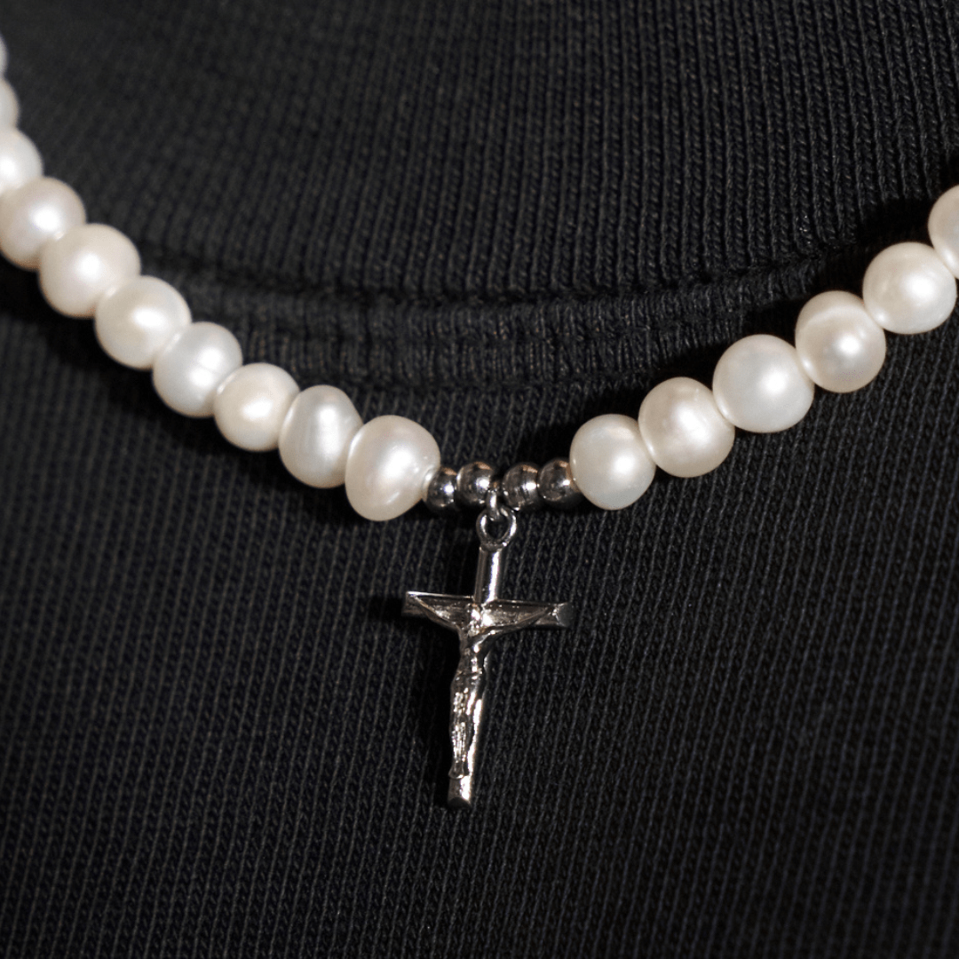 Kruisbeeld Echte Parel Ketting (Zilver)