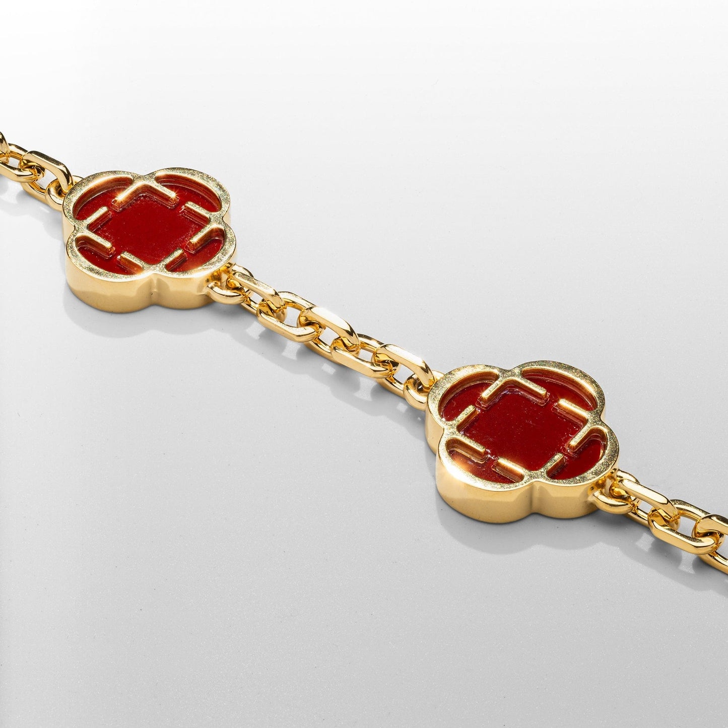 Rode Klaver Steen Armband (Goud)