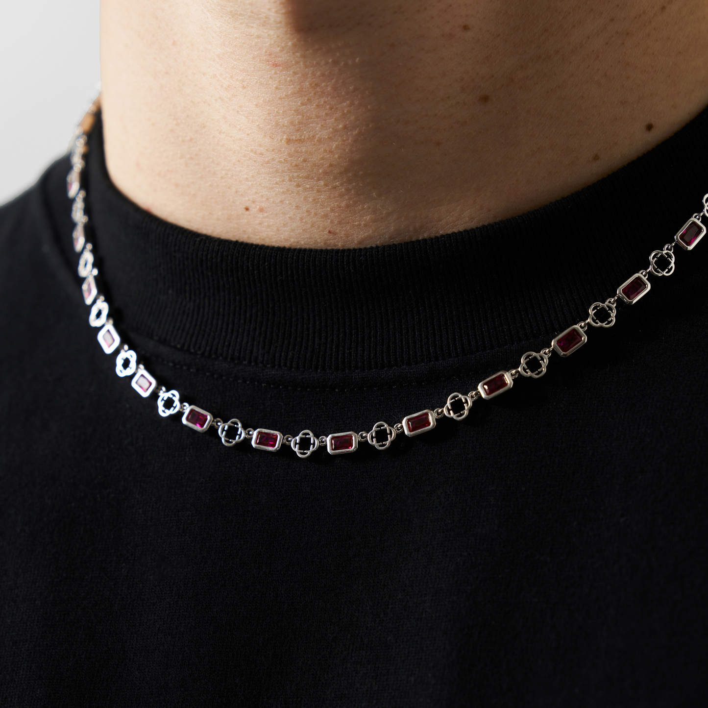 Rode Edelsteen Klavertje Vier Ketting (Zilver)