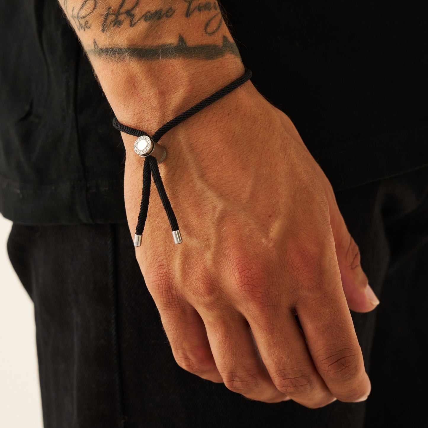 Zwarte Katoenen Toggle Armband (Zilver)