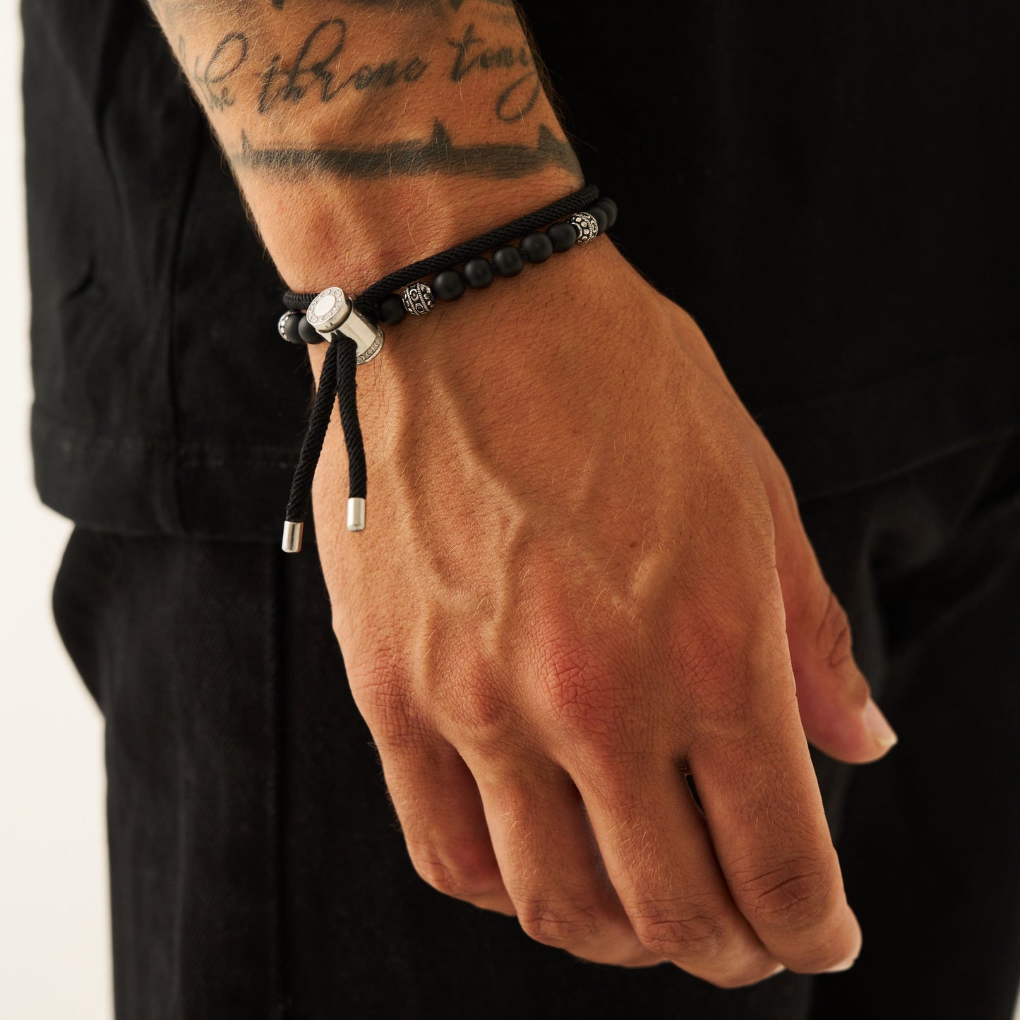 Zwarte Katoenen Toggle Armband (Zilver)