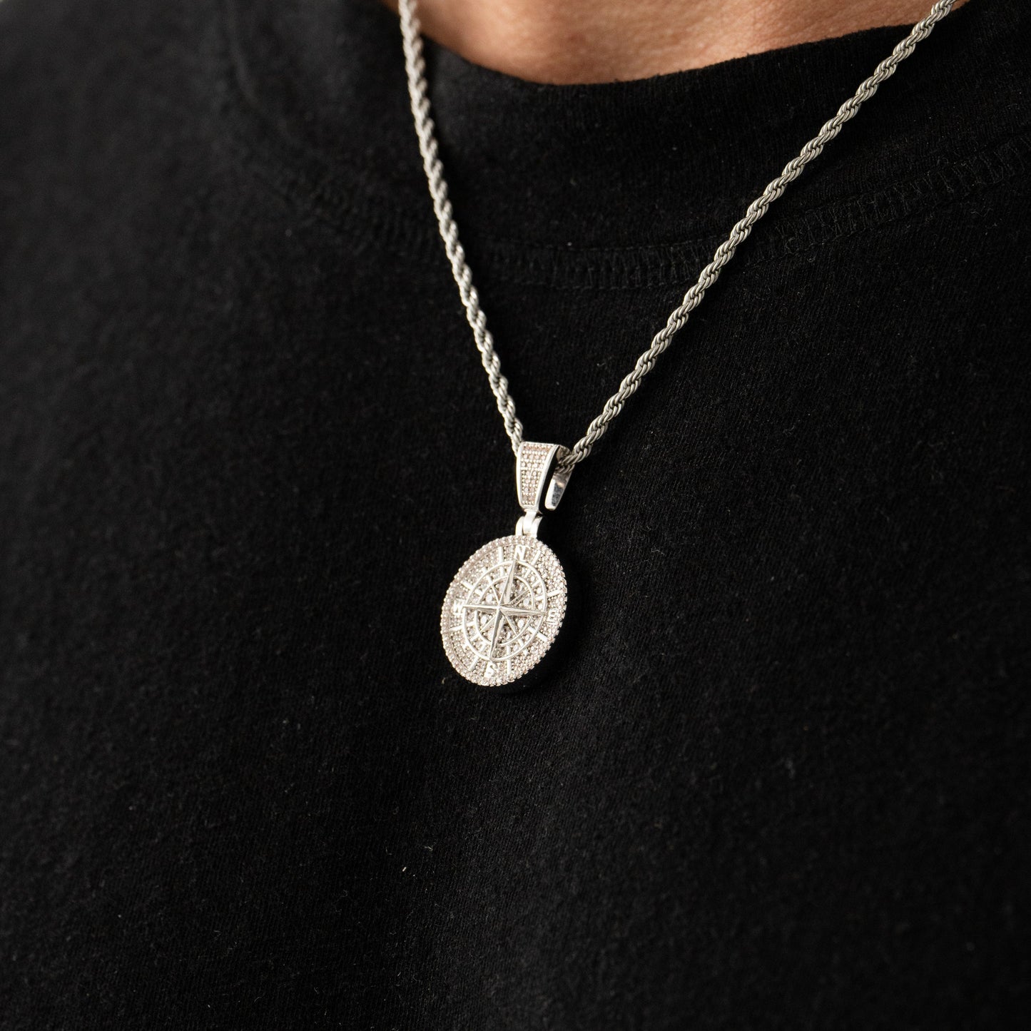Iced Kompas Pendant (Zilver)