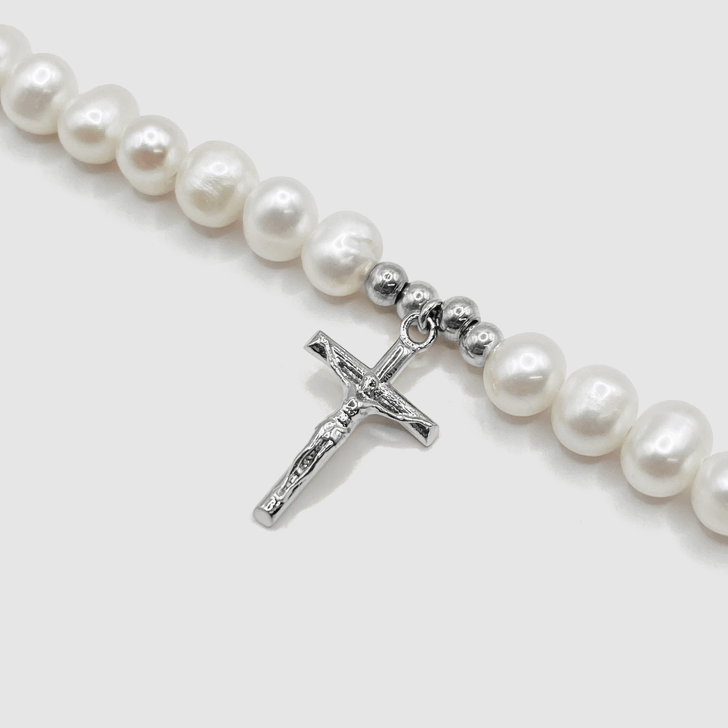 Kruisbeeld Echte Parel Ketting (Zilver)