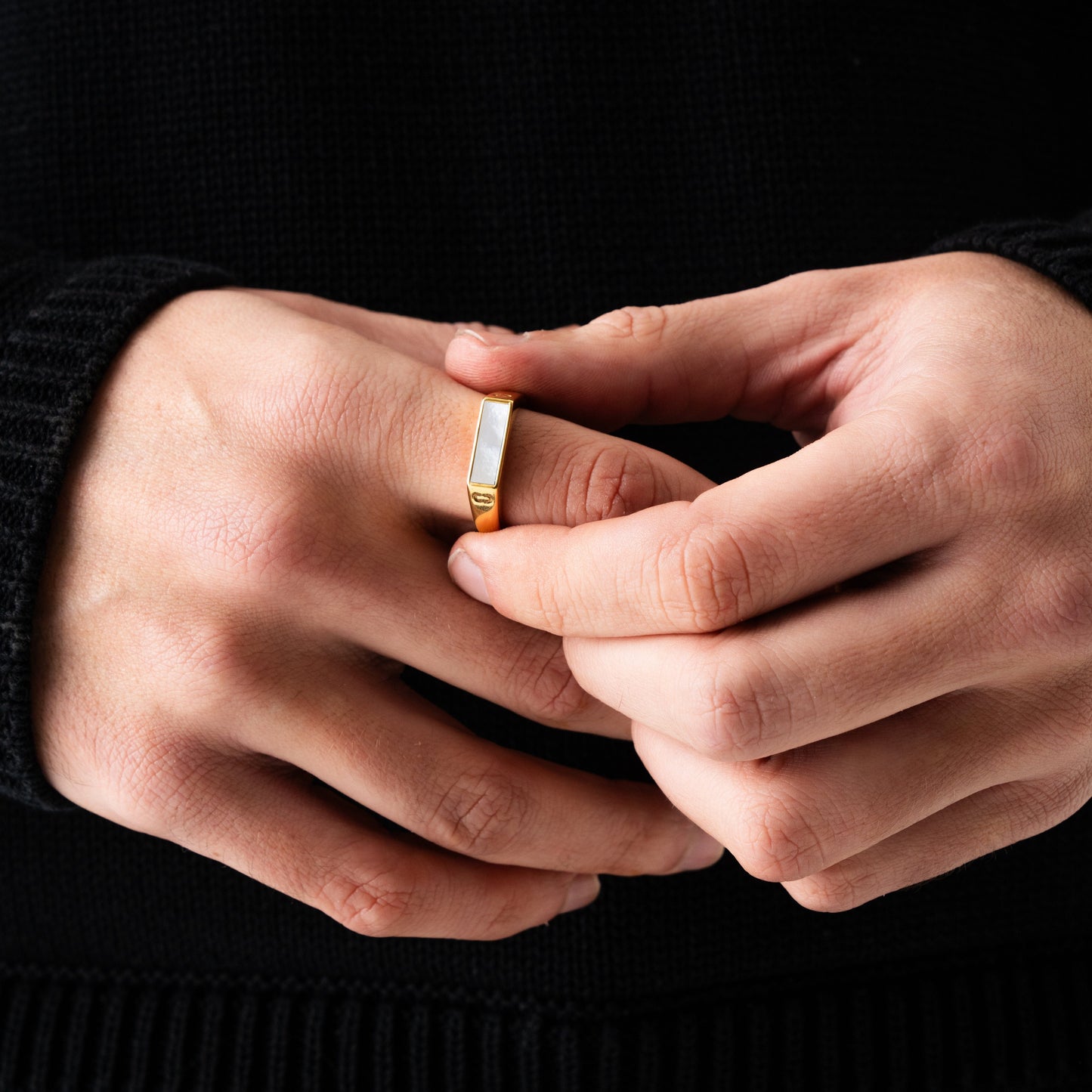 Witte Rechthoekige Steen Signet Ring (Goud)