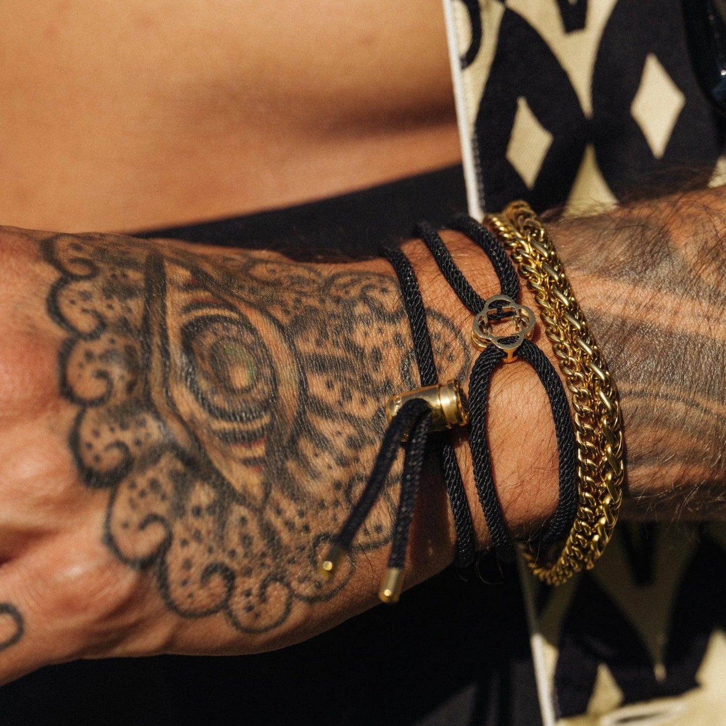 Zwarte Koord Armband (Goud)