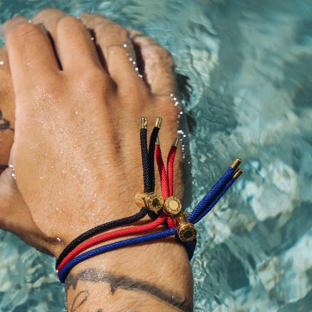 Zwarte Koord Toggle Armband (Goud)