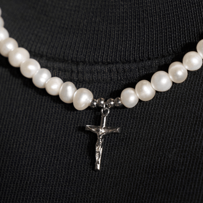 Kruisbeeld Echte Parel Ketting (Zilver)