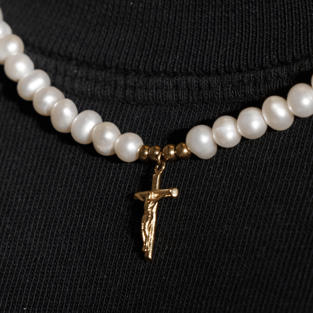 Kruisbeeld Echte Parel Ketting (Goud)