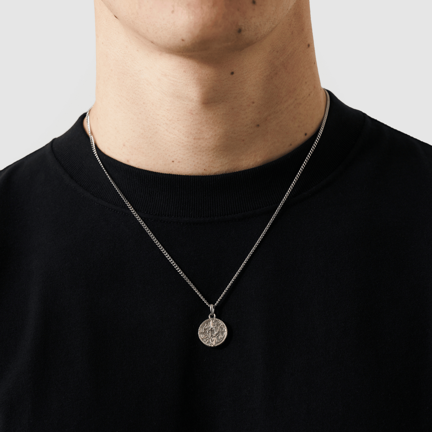 Deugden Hanger (Zilver)
