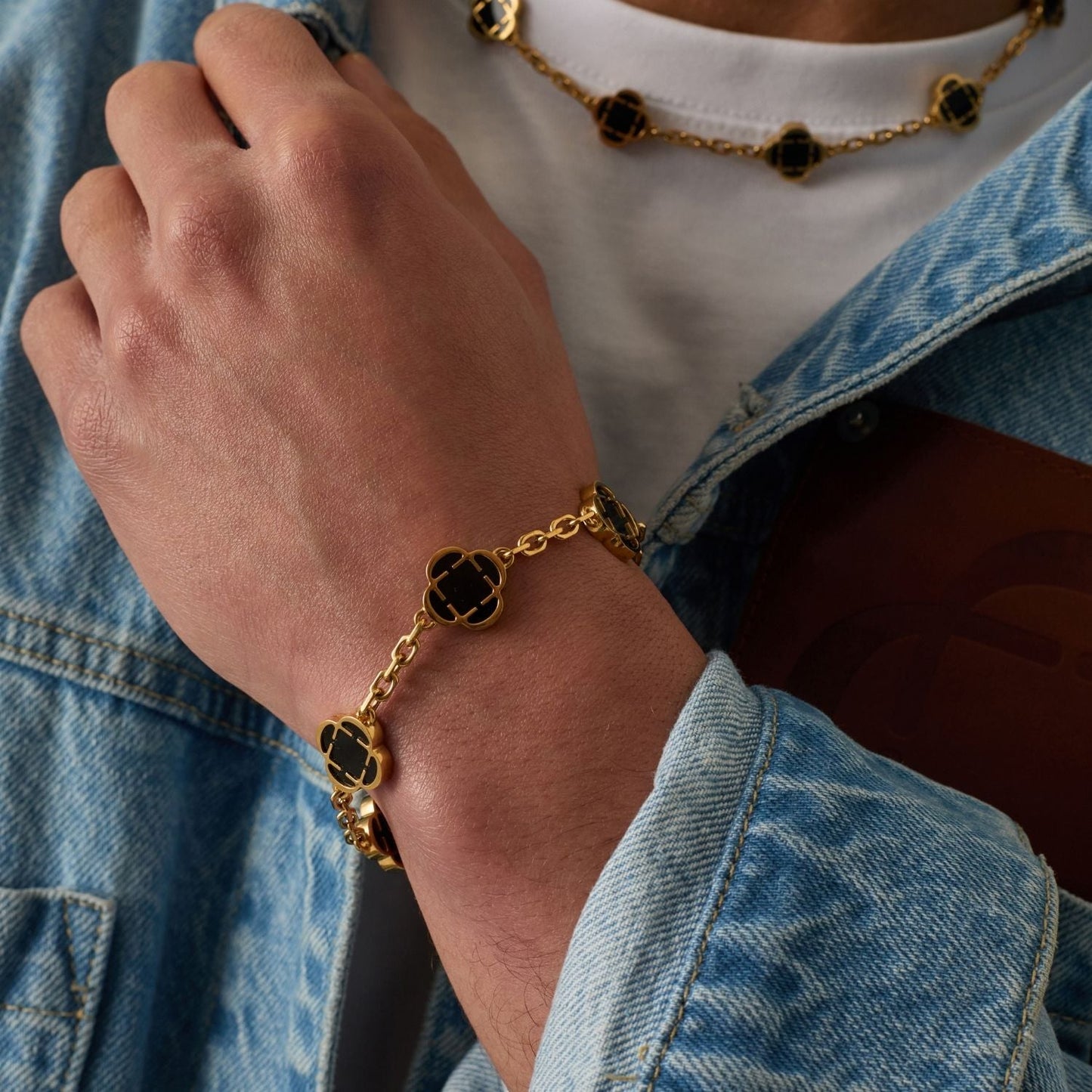 Onyx Klavertje Vier Armband (Goud)