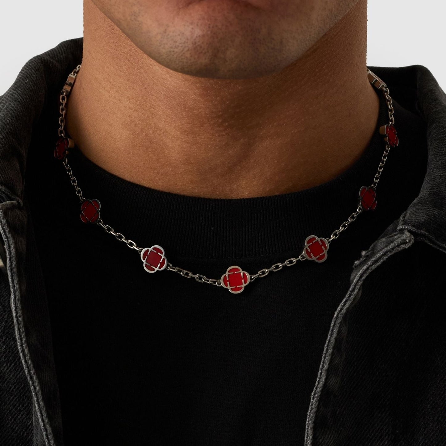 Licht Rode Klaver Steen Ketting (Zilver)